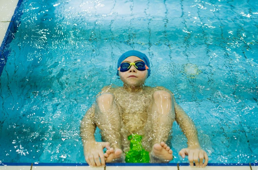 Плавание для детей 11-16 лет в фитнес-клубе Fitland - ждем вас